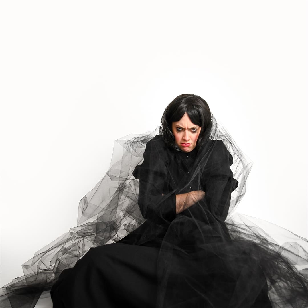 Zoe Wohlfeld: Dog Funeral