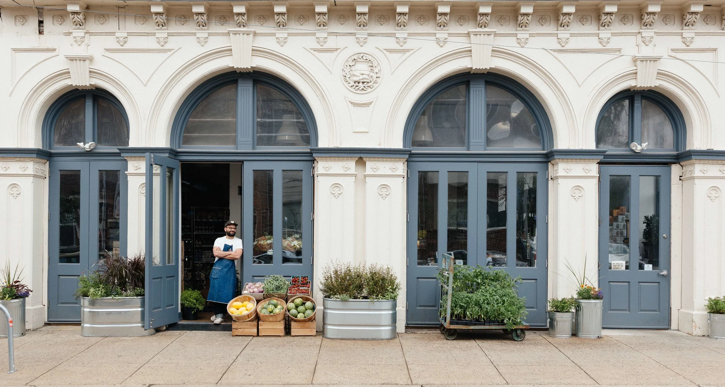 Front of Riverwards Produce Market
